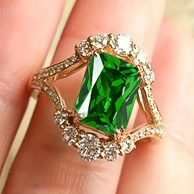 Amara Emerald Ring