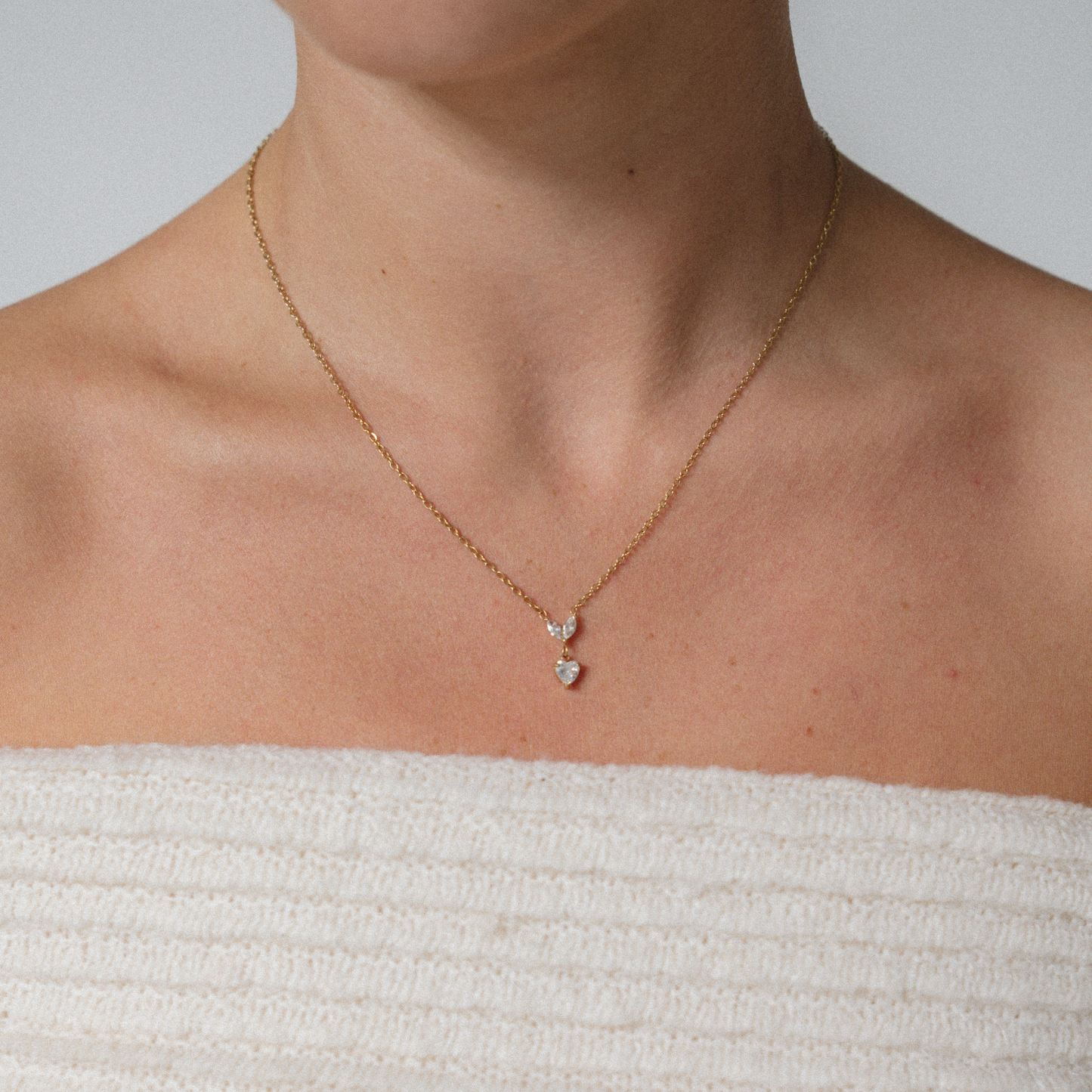 AMORA Necklace
