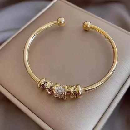 Luna | Elegant Adjustable Bracelet with Sophisticated Gold Charms