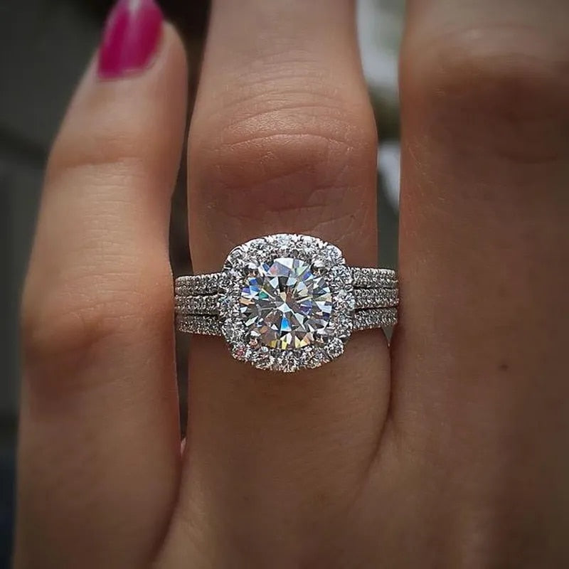 Clarinda Vellori Ring | White Gold