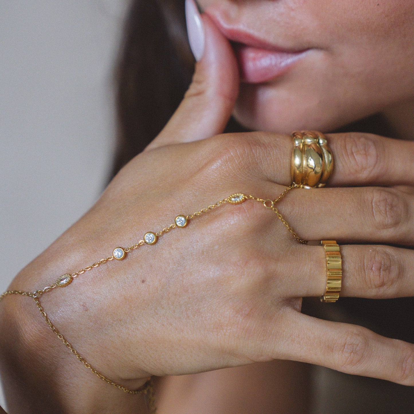 HALO - Hand Chain