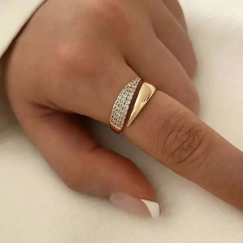 Éloïse – Ring with Timeless Sparkle