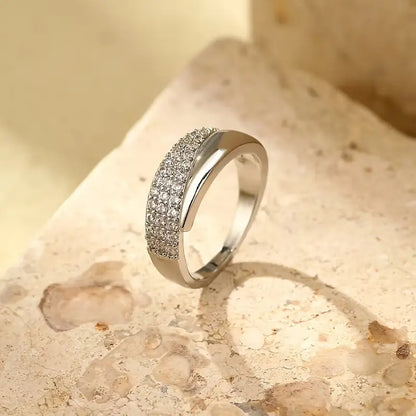 Éloïse – Ring with Timeless Sparkle