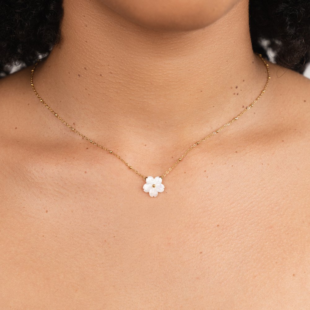 Blooming White Flower Necklace